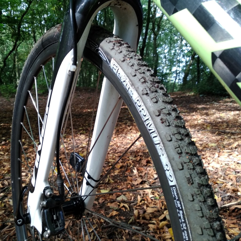 Nils‘ Cyclocrosser goes tubular oder Schlauchreifen kleben mit Tufo Klebeband
